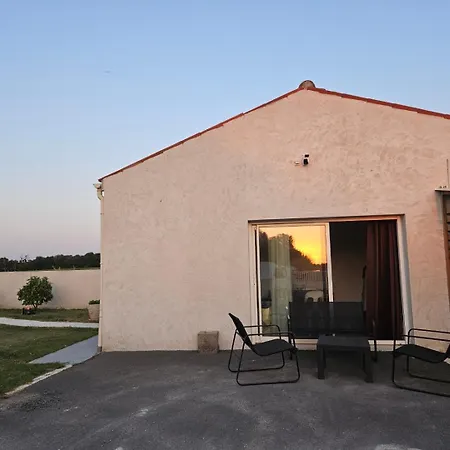Maisonnette * Les Essards (Charente-Maritime)